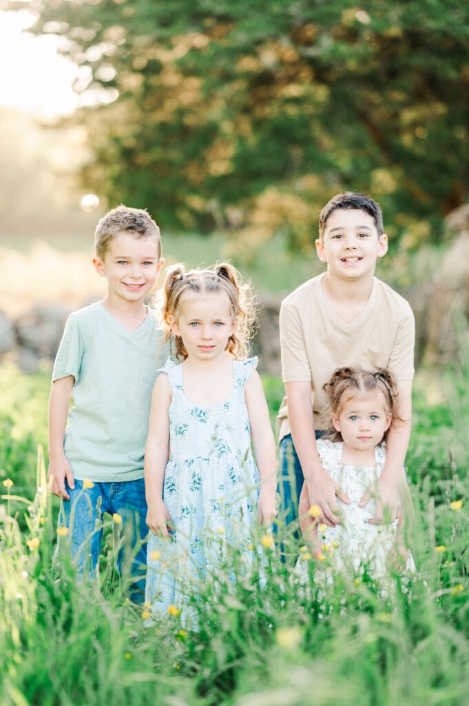 Image showcasing choosing the right light for your family photos.